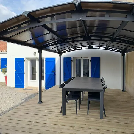 Дом отдыха Maison Familiale Avec Piscine Barbatre