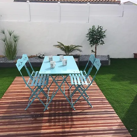 Дом отдыха Maison Familiale Avec Piscine *